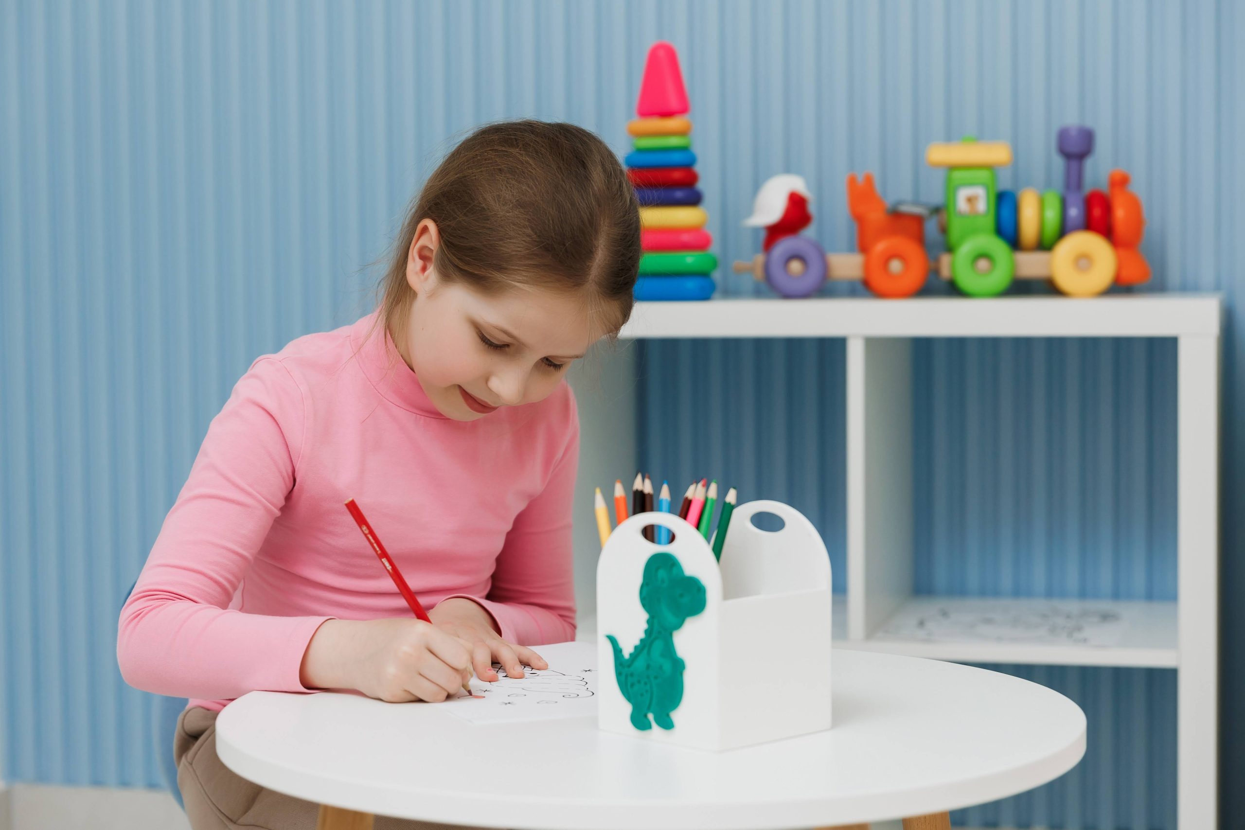 Дівчинка в дитячій зоні очікування